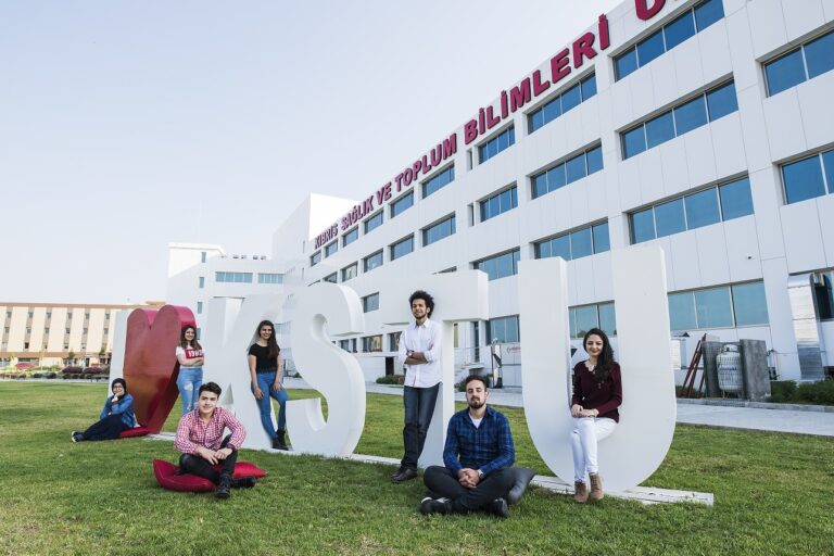 study-in-cyprus-health-and-social-university-768x512