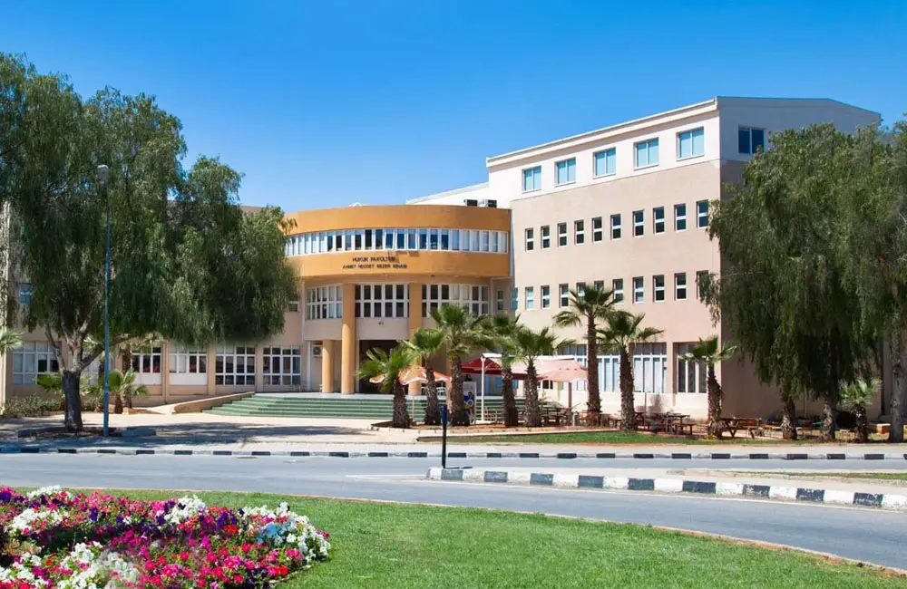 دانشگاه-مدیترانه-شرقی